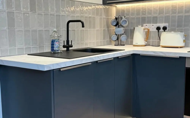 Apartment - Sleeps 2 - Pet Friendly - Parking