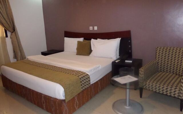 Suru Express Hotel GRA