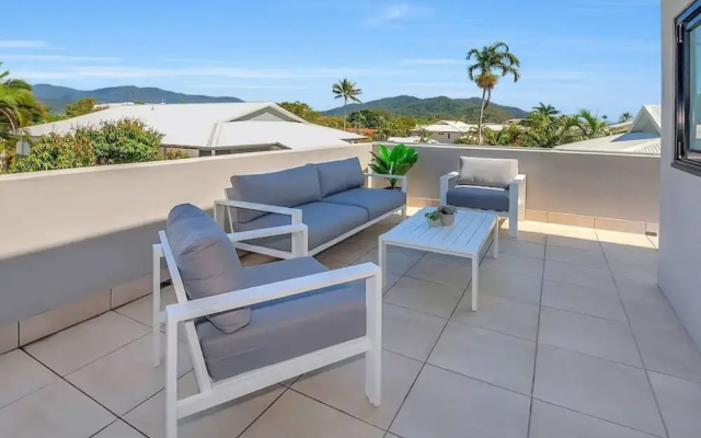 Cairns North 4-bed With Outdoor Dining & Pool
