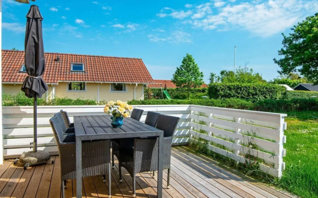 6 Person Holiday Home in Hemmet