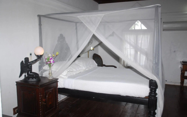 The Old Courtyard Hotel