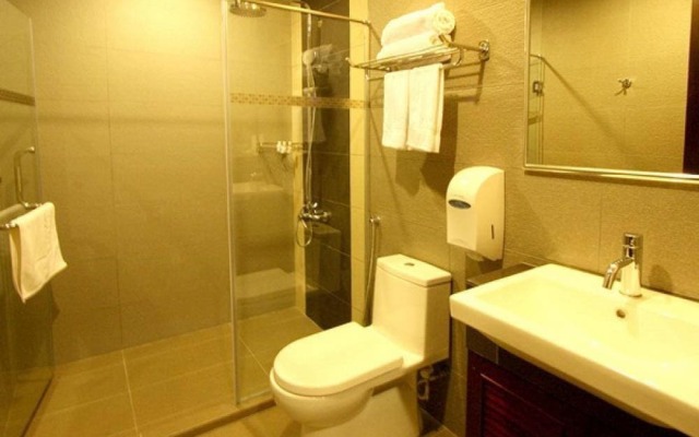 Capital O Rail Hotel