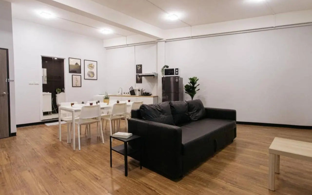 U3 Large 2 Bedroom Full kitchen near BTS Udomsuk