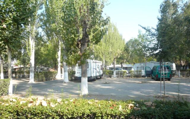 Bungalows Camping Alpha Madrid