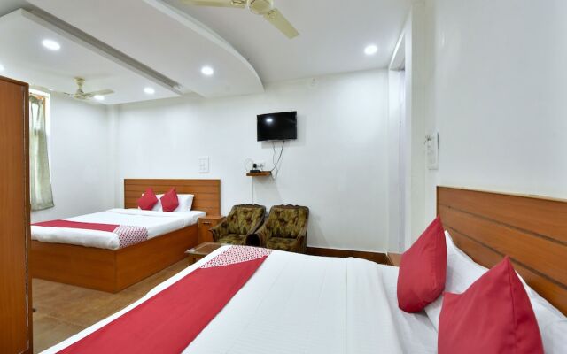 OYO 12846 Hotel Sunita