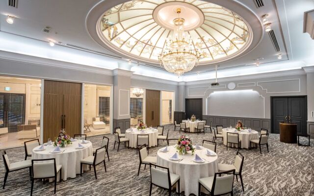 Kyukaruizawa Kikyo, Curio Collection by Hilton