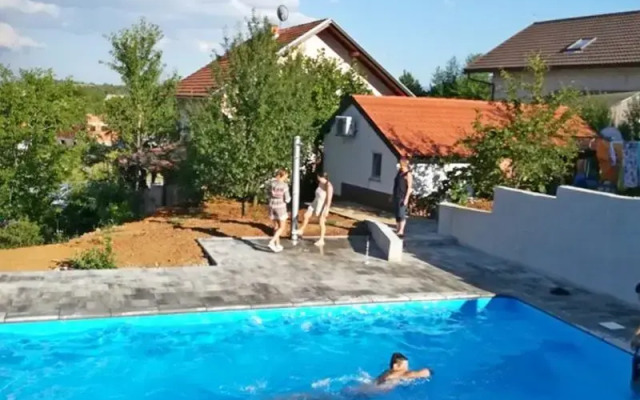 Apartments & rooms Kristic