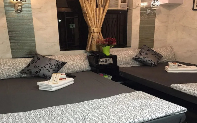 Rich Hotel