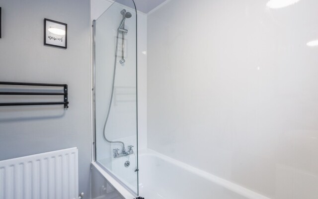 Bedlington - House - Sleeps 3 - Parking - Garden