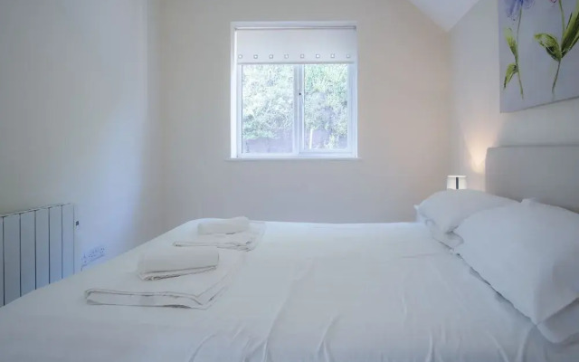 Bluebird - 2 Bedroom Apartment - Pendine