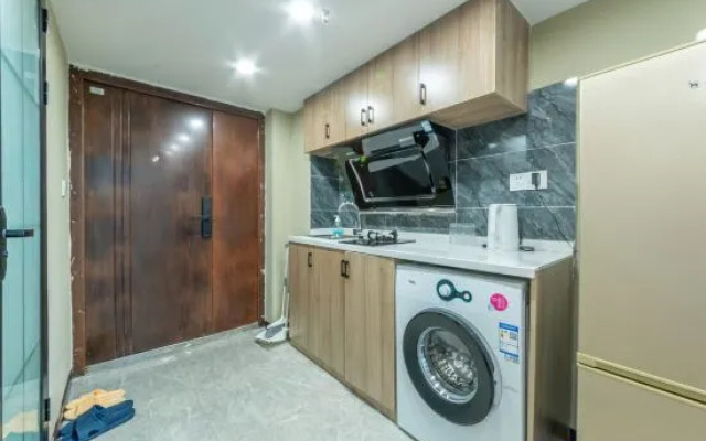 Zizaiju Serviced Apartment (Greenland Peak Shanghui Branch)