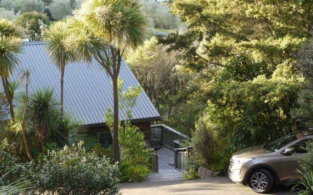 Bay of Islands Holiday Apartments and Campervan Park Trading Ltd.