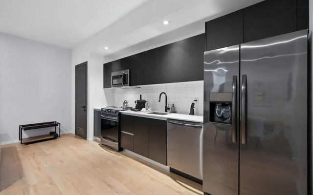 Luxury Studio with City & Bay Views
