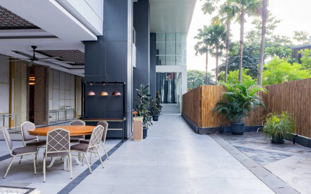 HARRIS Suites Puri Mansion Jakarta