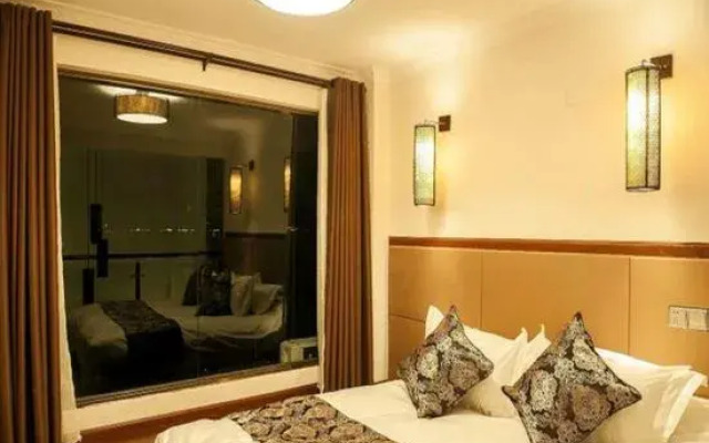 Lake View Hotel