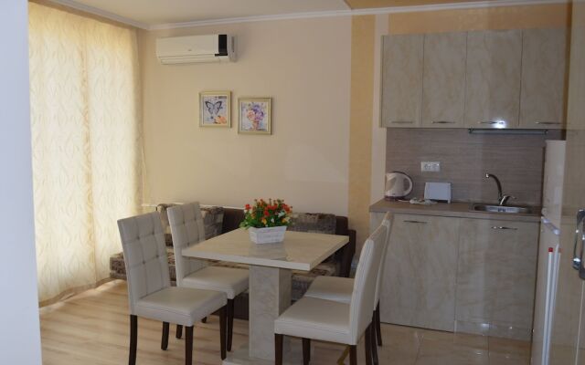 Apartments in Admiral Plaza Aparthotel