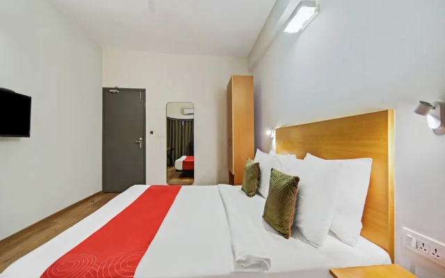 OYO Townhouse 030 Ashram Road Ahmedabad