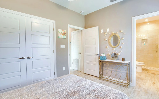 Pet-friendly Brownsville Apartment w/ Yard!