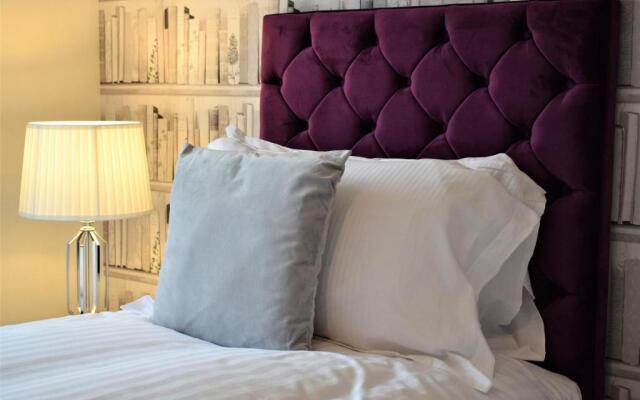 Savoy Court - Your Apartment