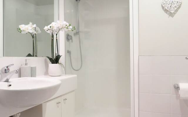 Luxury Apartment at Hobson Gardens