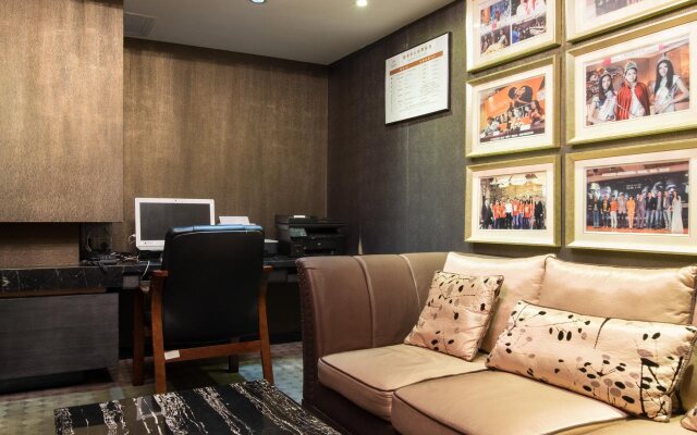 Modern Classic Hotel