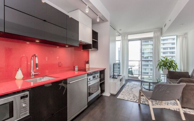 Noel Suites- Peter and Richmond St West