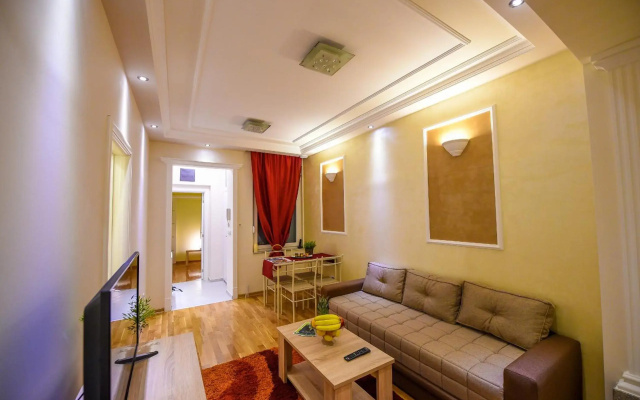 Apartment Sweet House Politika