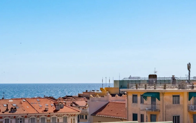 Sea View Central Apartment