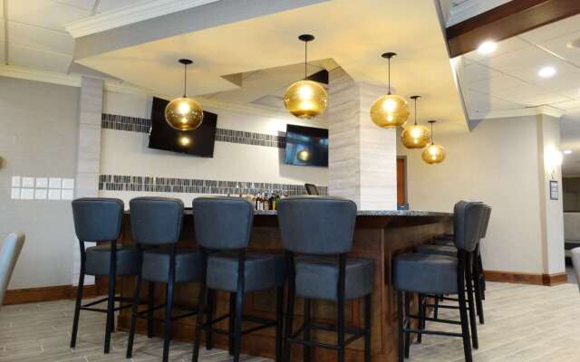 Best Western Premier Airport/Expo Center Hotel