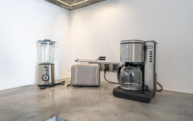 Loft Charly - Contemporary 1-bdr luxury loft in GREAT LOCATION – Guest Rooms – Tibubeneng