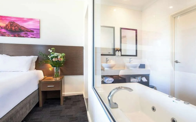 Country Comfort Perth – Guest Rooms – Perth