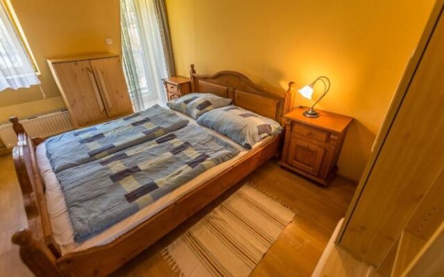 Caesar Apartments And Rooms