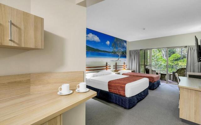 Kingfisher Bay Resort