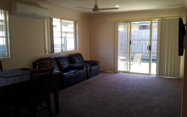 Huntington Villas – Guest Rooms – Warner