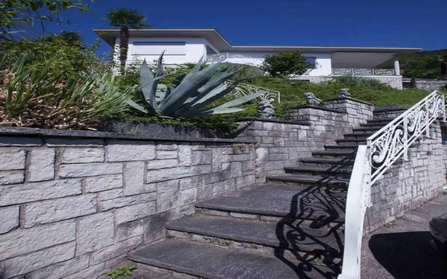 Villa Lago Lugano in Bissone – Outside – Bissone