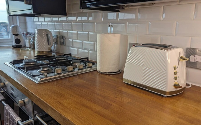 Stylish Studio, Central Bexhill, Home Comforts