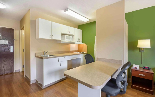 Extended Stay America Select Suites Chicago Naperville West