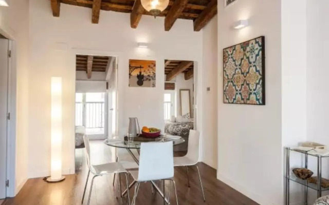 Center-2Br, 2Ba-Attic-Terrace,View, Wi-Fi, A/C