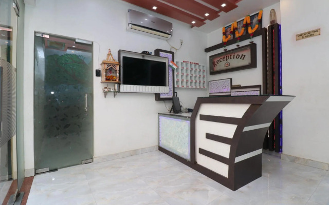 OYO 18682 Hotel Roshan