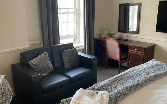 Rose & Crown Hotel