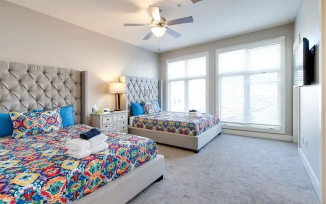 Bring Friends - Nashville Extra Large Rental Condo
