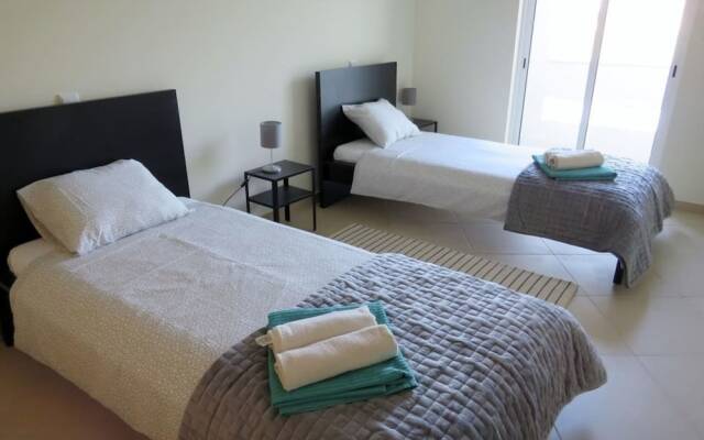 2 Bed Apartment With com Pool