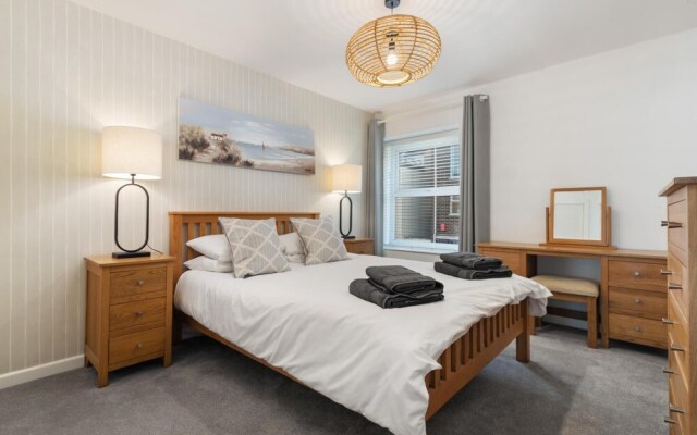 Sea View Apartment - Sea Front Apartment With Views