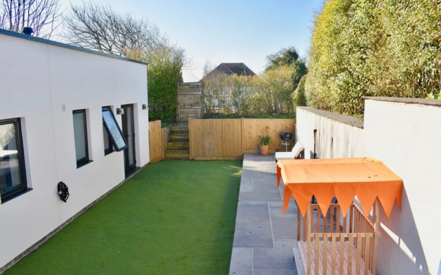 Modern 3 Bedroom House With Stunning Views