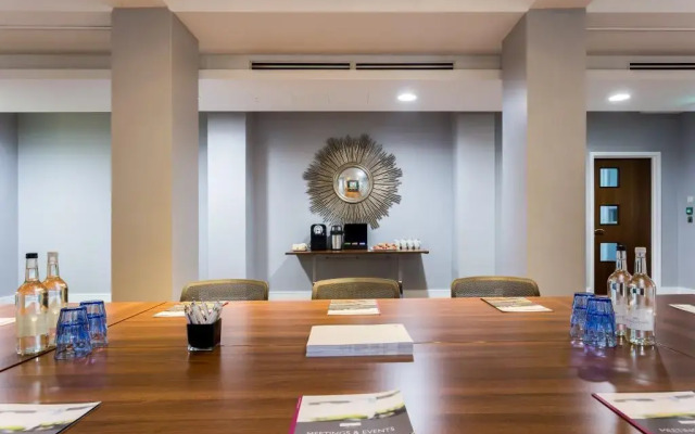 Dolphin House Serviced Apartments