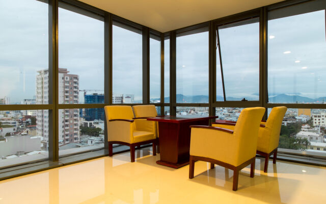 Danang Han River Hotel