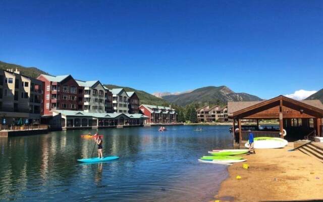 Luxury 3 Bedroom Townhouse next to Keystone Lake, Free Shuttle, Hot Tub and Sauna