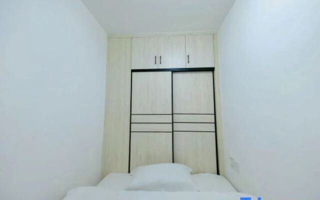 Youyi Hotel (Yangjiang Hailing Island Beiluowan Scenic Area)