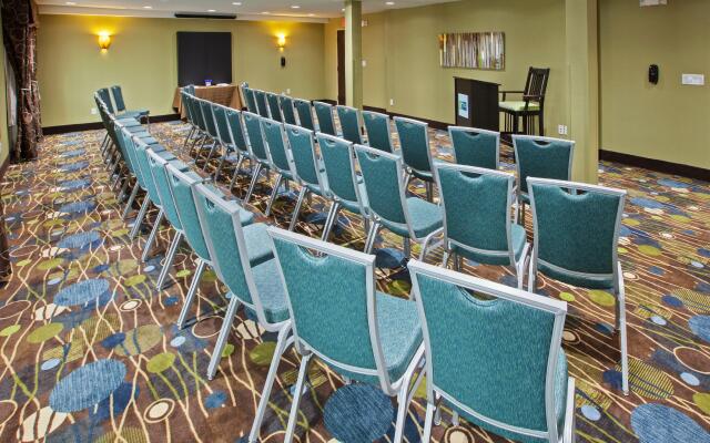 Holiday Inn Express Bowling Green by IHG