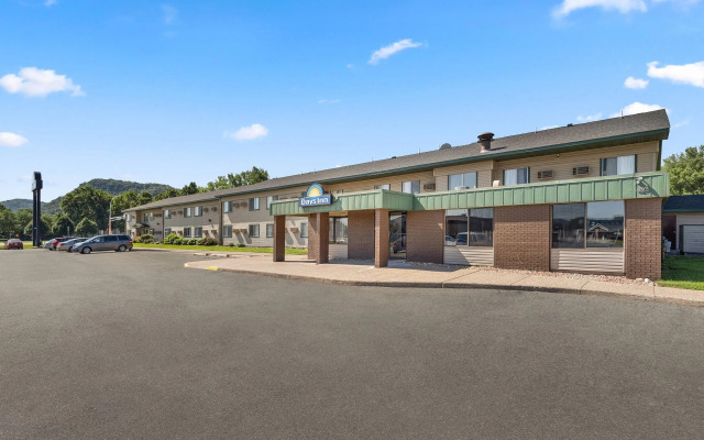 Days Inn by Wyndham Winona